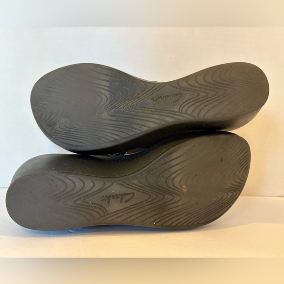 Clarks pewter silver gray wedge he’ll flip flop sandals size 9M - Picture 9 of 10